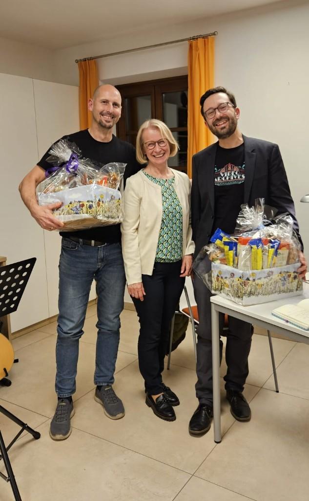 Lange Nacht der BibliOÖtheken 2025: Büchereiteam und Autor